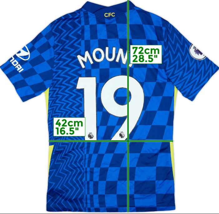 Chelsea shirt maat meten met P2P methode: oksel tot oksel 42 cm en lengte 72 cm weergegeven op voetbalshirt